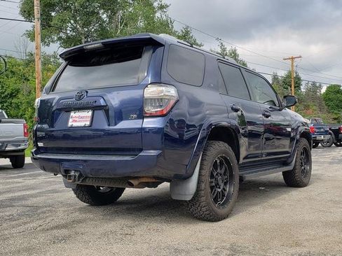 Used 2017 Toyota 4Runner SR5 AWD/4WD image 7