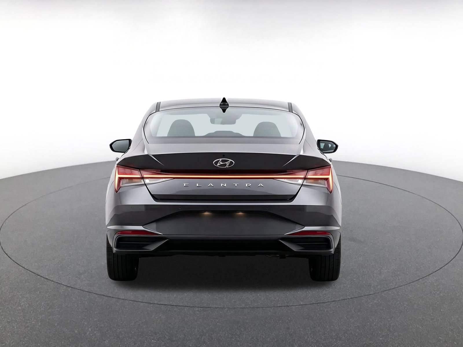 Used 2025 Hyundai Elantra SEL FWD image 7