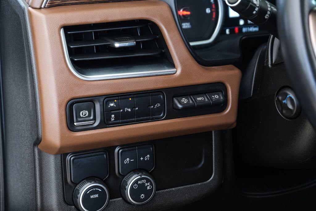Used 2021 Chevrolet Suburban High Country RWD image 29