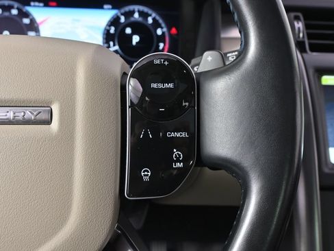 Used 2020 Land Rover Discovery Landmark AWD/4WD image 35