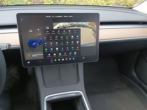 Used 2023 Tesla Model 3 Standard Range image 10