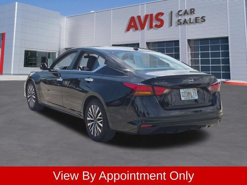Used 2025 Nissan Altima 2.5 SV FWD image 9