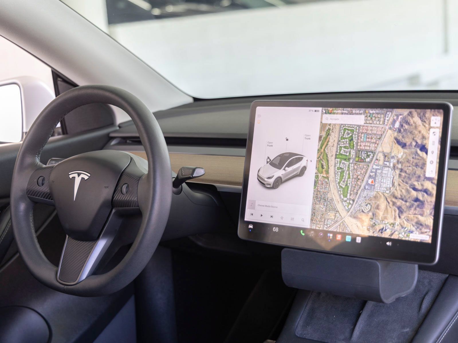 Used 2021 Tesla Model Y Long Range AWD/4WD image 24