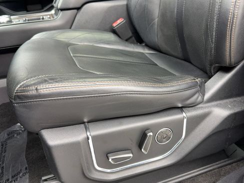 Used 2019 Ford Expedition Platinum RWD image 35
