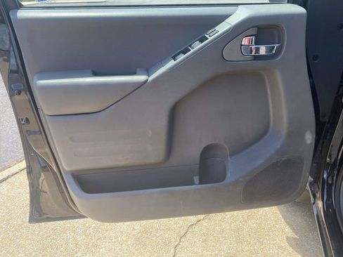 Used 2020 Nissan Frontier SV AWD/4WD image 13