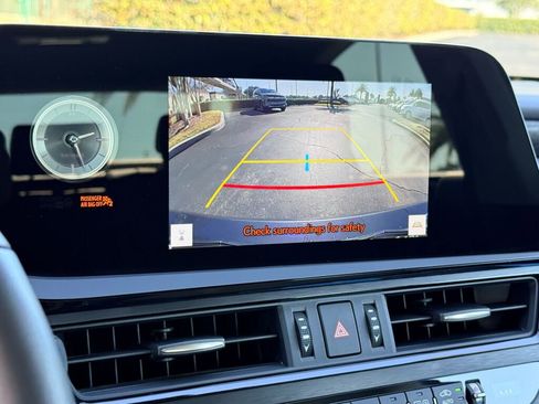 Certified 2025 Lexus ES 350 w/ Premium Package image 25