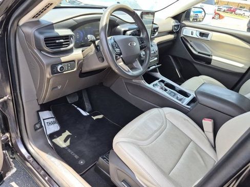 Used 2020 Ford Explorer Platinum w/ Premium Technology Package AWD/4WD image 12