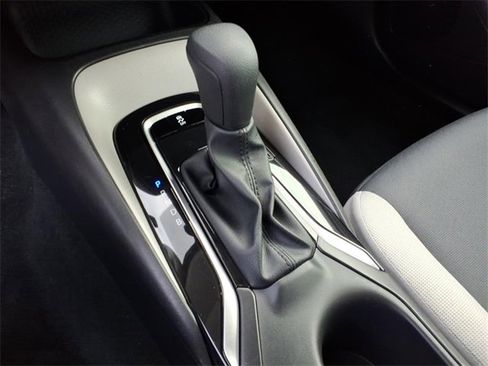 Used 2025 Toyota Corolla LE image 15