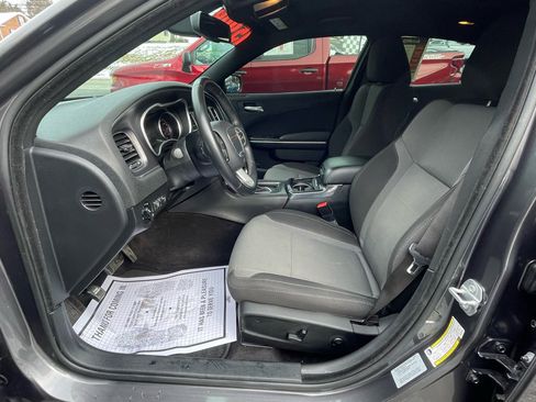 Used 2016 Dodge Charger SXT image 19