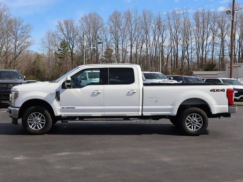 Used 2019 Ford F250 Lariat w/ Lariat Value Package image 3