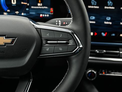 New 2026 Chevrolet Equinox EV LT image 21