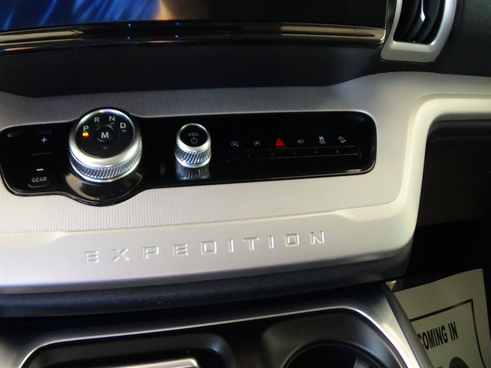 Used 2025 Ford Expedition Active AWD/4WD image 31