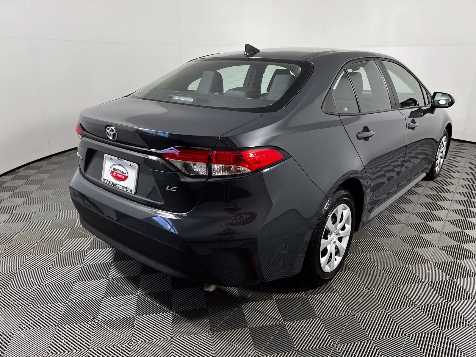 Used 2025 Toyota Corolla LE FWD image 5