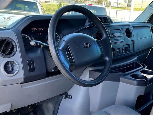 Used 2011 Ford E-350 and Econoline 350 XLT RWD image 2
