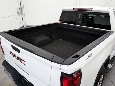 Used 2022 GMC Sierra 1500 SLT w/ SLT Premium Plus Package AWD/4WD image 38