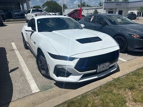 Used 2024 Ford Mustang GT Premium RWD image 5