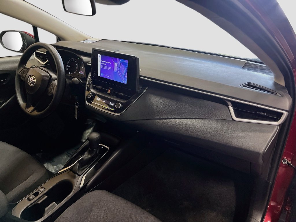 Used 2025 Toyota Corolla LE FWD image 27
