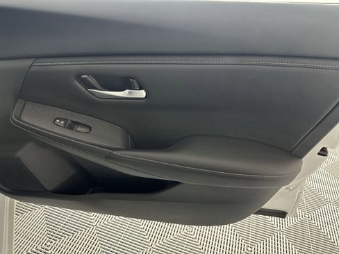 Certified 2025 Nissan Sentra SV FWD image 32