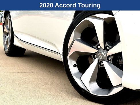Used 2020 Honda Accord Touring image 2