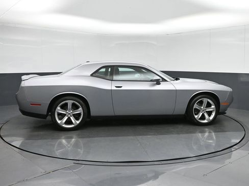 Used 2018 Dodge Challenger SXT w/ Super Sport Group (SS/T) image 8