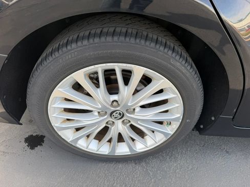 Used 2018 Toyota Camry XLE FWD image 29