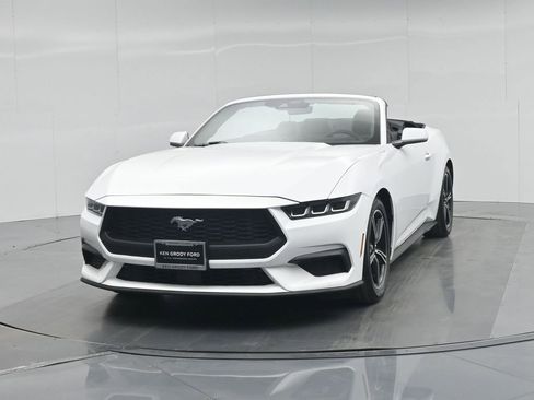 Used 2024 Ford Mustang Convertible image 56