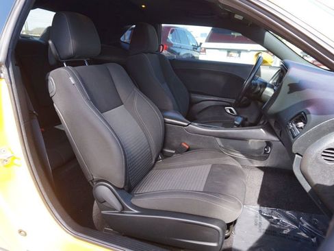 Used 2017 Dodge Challenger SXT image 19