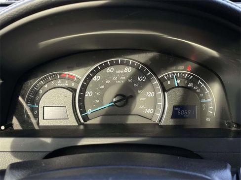 Used 2015 Toyota Camry LE image 19