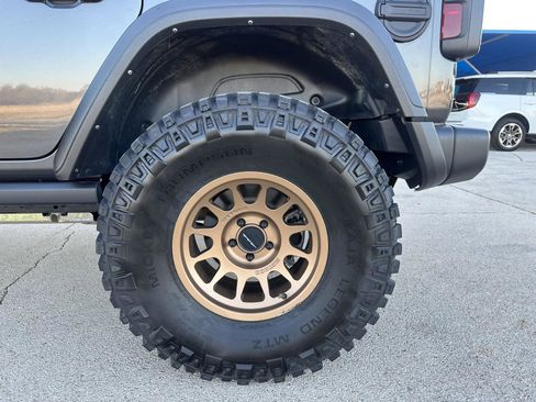 Used 2023 Jeep Wrangler Unlimited Rubicon w/ Cold Weather Group image 35