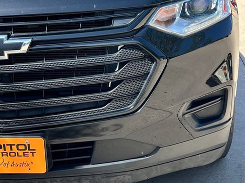 Used 2020 Chevrolet Traverse LS w/ LPO, Black Accent Package FWD image 7