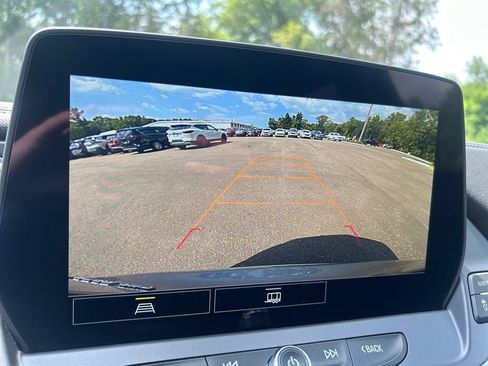 Used 2025 Chevrolet Blazer LT AWD/4WD image 32