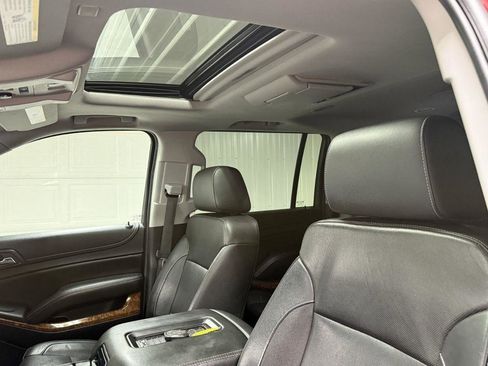 Used 2018 Chevrolet Suburban Premier AWD/4WD image 10