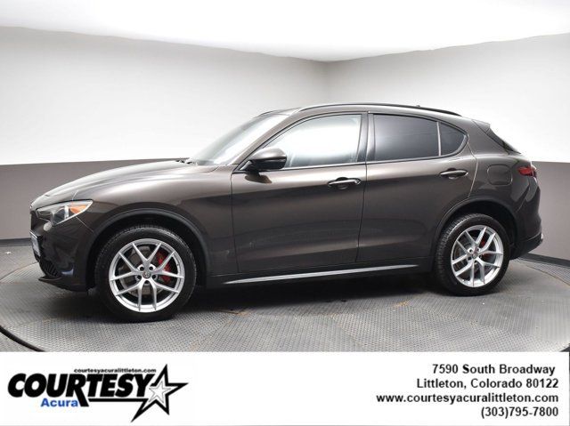 Used 2018 Alfa Romeo Stelvio Sport w/ Quick Order Package 22J Sport AWD/4WD image 41
