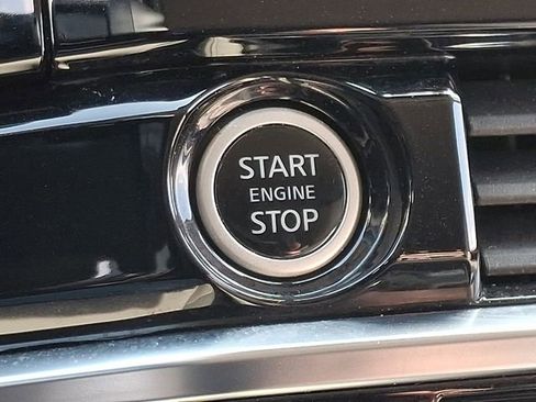 Used 2023 Nissan Pathfinder SL image 24