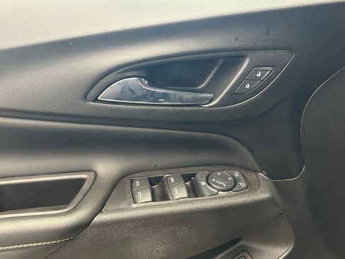 Used 2020 Chevrolet Equinox Premier w/ Premier Redline Edition image 9