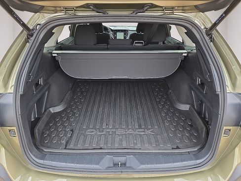 Used 2025 Subaru Outback Premium AWD/4WD image 13