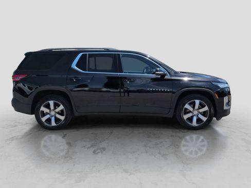 Used 2022 Chevrolet Traverse LT w/ LT Premium Package AWD/4WD image 6