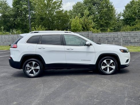 Used 2019 Jeep Cherokee Limited FWD image 10