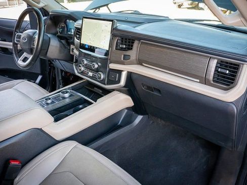 Used 2024 Ford Expedition Limited image 38
