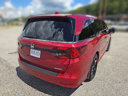 Used 2024 Honda Odyssey Sport image 13