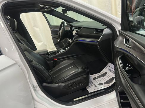 Used 2023 Jeep Grand Cherokee Overland image 30