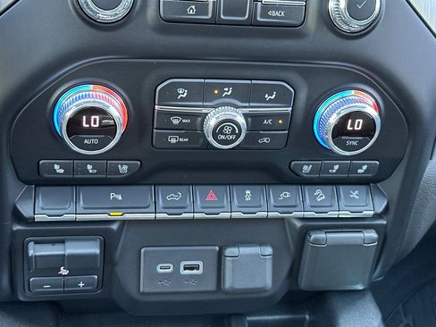 Used 2021 GMC Sierra 1500 Denali w/ Denali Premium Package AWD/4WD image 19