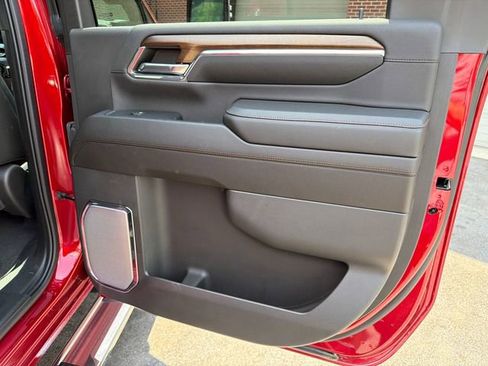Used 2024 Chevrolet Silverado 3500 High Country w/ Technology Package AWD/4WD image 16