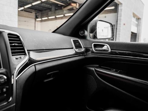 Used 2018 Jeep Grand Cherokee Trailhawk image 33