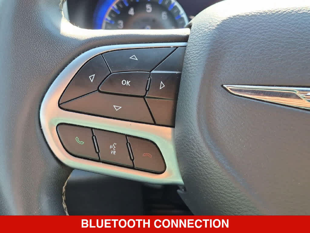 Used 2025 Chrysler Pacifica Select FWD image 20