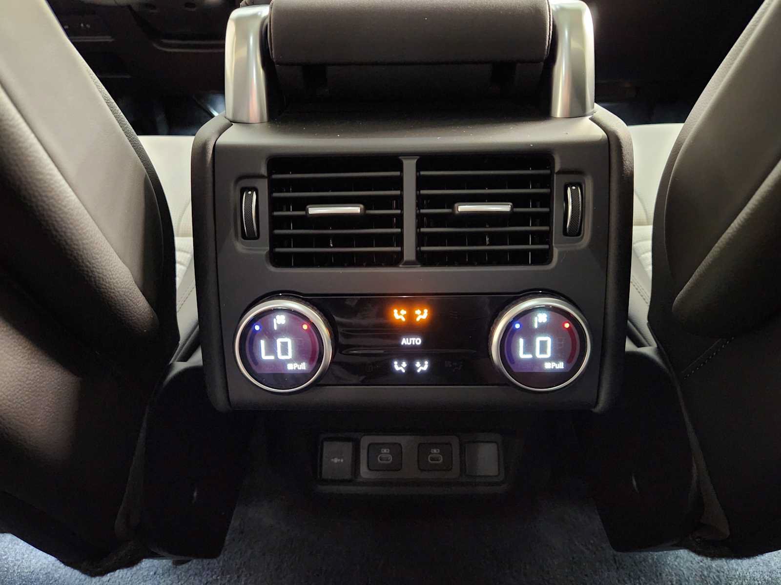 New 2026 Land Rover Discovery S AWD/4WD image 29