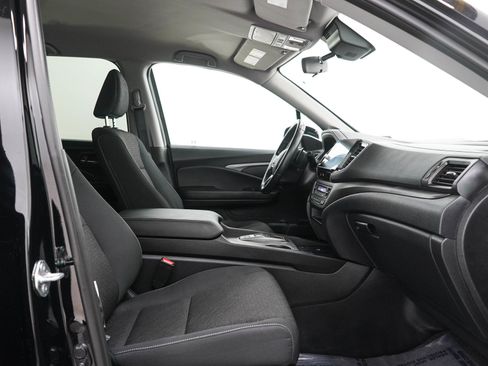 Used 2024 Honda Ridgeline Sport image 13