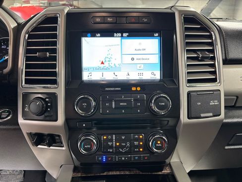 Used 2017 Ford F350 Lariat w/ Lariat Ultimate Package AWD/4WD image 31