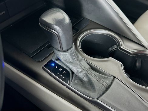 Used 2021 Toyota Camry SE w/ Convenience Package image 24