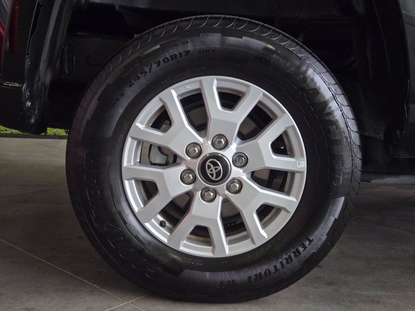 Certified 2025 Toyota Tacoma SR5 AWD/4WD image 5
